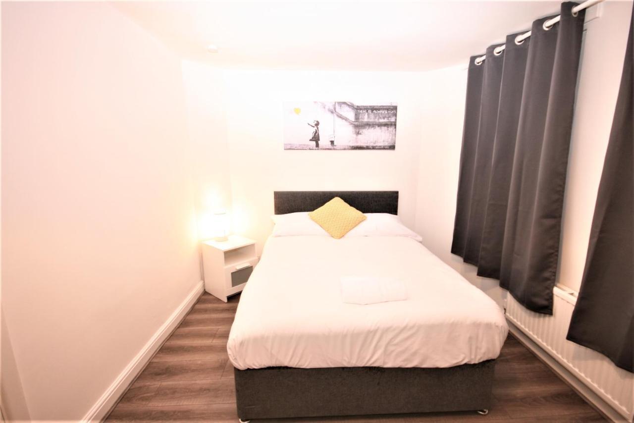 The Aldgate Rooms London Exterior photo